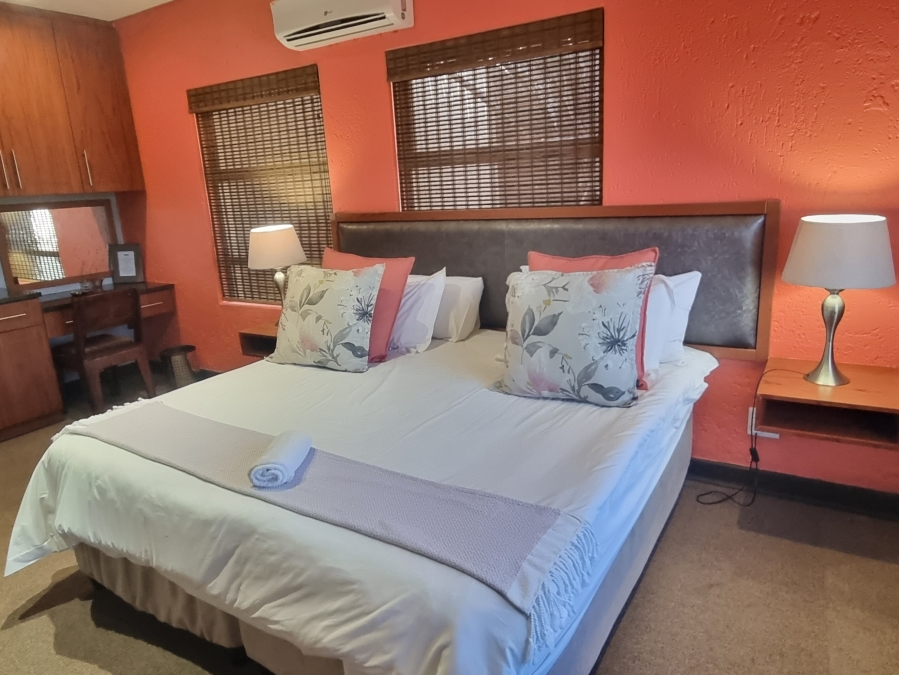 10 Bedroom Property for Sale in Heuwelsig Free State